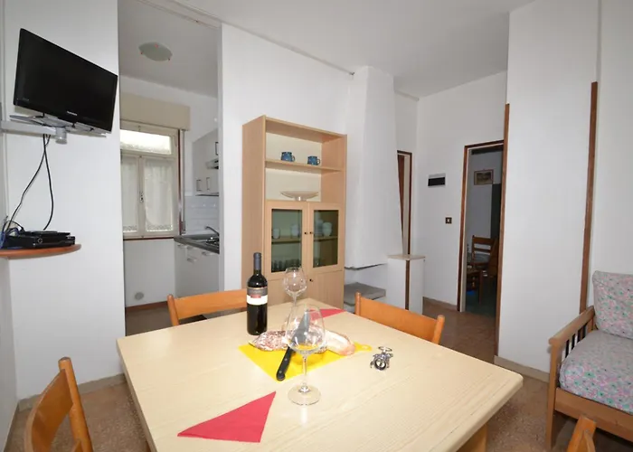 Comfy Flat 80m From The - Beahost